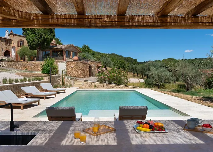 - Luxury With Private Pool Villa Petroio